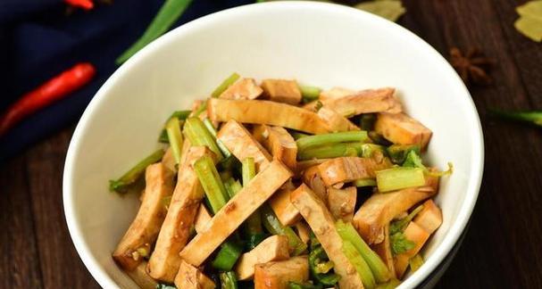 美味可口的西芹炒火腿