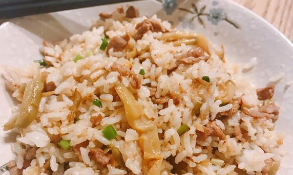 教你一招美味榨菜肉丝炒饭的做法